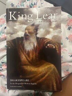 King Lear by Shakespeare - Illustrated Paperback - Brown & Gold Cover